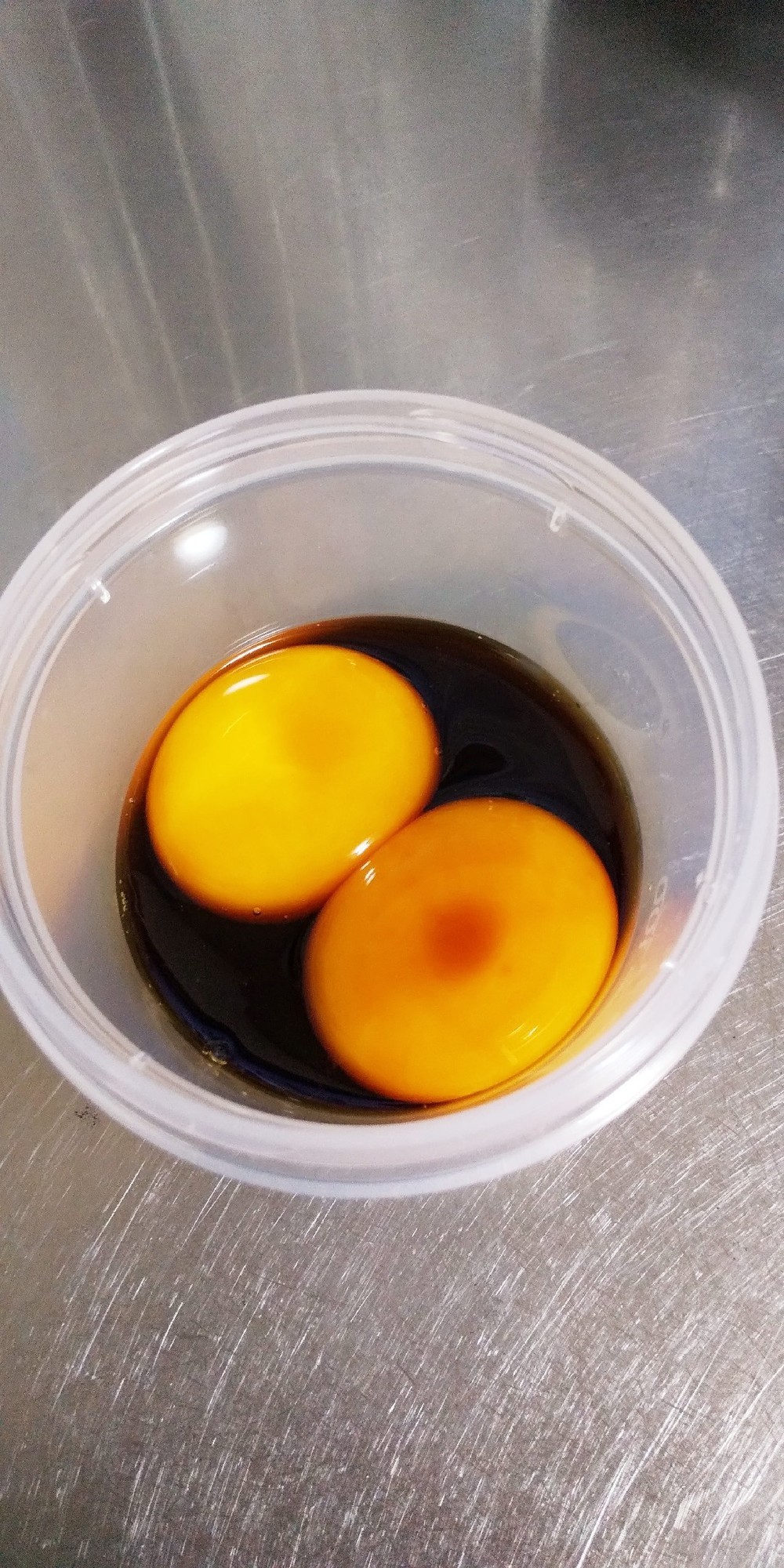 めんつゆin卵黄 卵黄の醤油漬け レシピ 作り方 By もんちゃん クックパッド 簡単おいしいみんなのレシピが373万品
