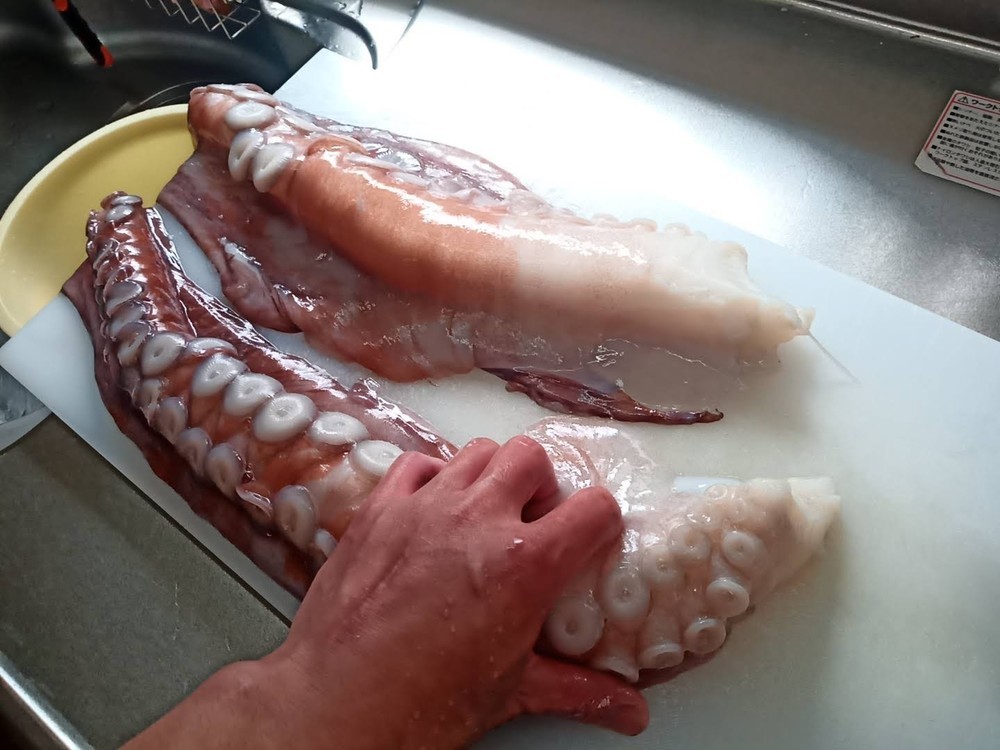 活きた水ダコのお刺身と 下処理と皮むきと レシピ 作り方 By さくるど クックパッド 簡単おいしいみんなのレシピが362万品