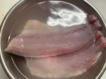 ワカシの刺身 三枚おろし レシピ 作り方 By 藤井２１ クックパッド 簡単おいしいみんなのレシピが361万品