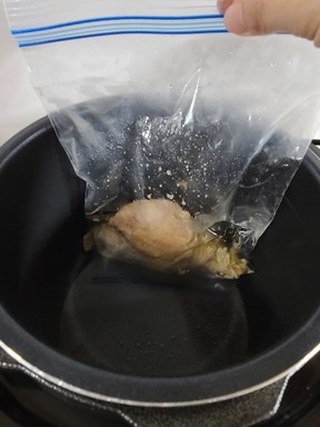  BBQチキンサラダ、BBQコリアンダーライムドレッシング添え レシピ