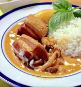 タイで覚えた 豚バラ肉のレッドカレー レシピ 作り方 By くみんちゅキッチン クックパッド 簡単おいしいみんなのレシピが359万品