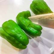 ピーマンの苦味を劇的に減らす 工夫その１ レシピ 作り方 By ちゅうの台所 クックパッド 簡単おいしいみんなのレシピが371万品