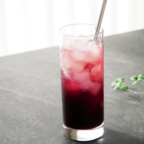 凶暴なブドウ、リンゴ、グレナデンのクーラー モクテル レシピ