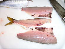 コノシロの刺身 レシピ 作り方 By 哲学する猫 クックパッド 簡単おいしいみんなのレシピが371万品