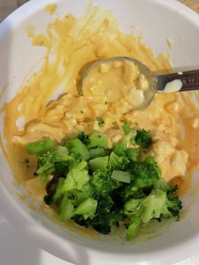 ハニーシラチャーチキンとブロッコリーのミールプレップボウルのレシピ