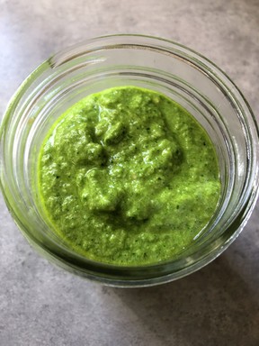  1日5品のチキンとケールとピスタチオのペスト添えレシピ