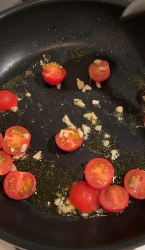 ダブルチーズクラストのローストトマトタルトのレシピ