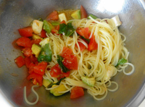 トマトのカプレーゼパスタ レシピ