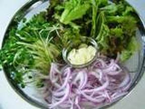 マグロのたたきとグリーンオリーブのタプナードのリングイネのレシピ