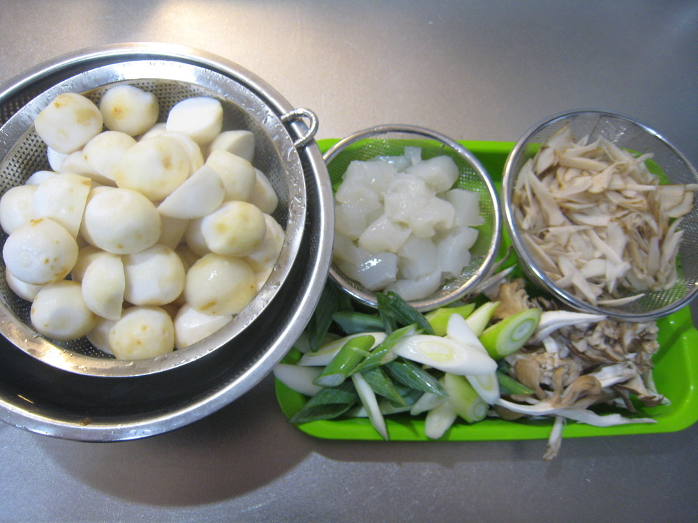 山形の芋煮 牛肉 醤油味 レシピ 作り方 By おかあちゃん クックパッド 簡単おいしいみんなのレシピが350万品