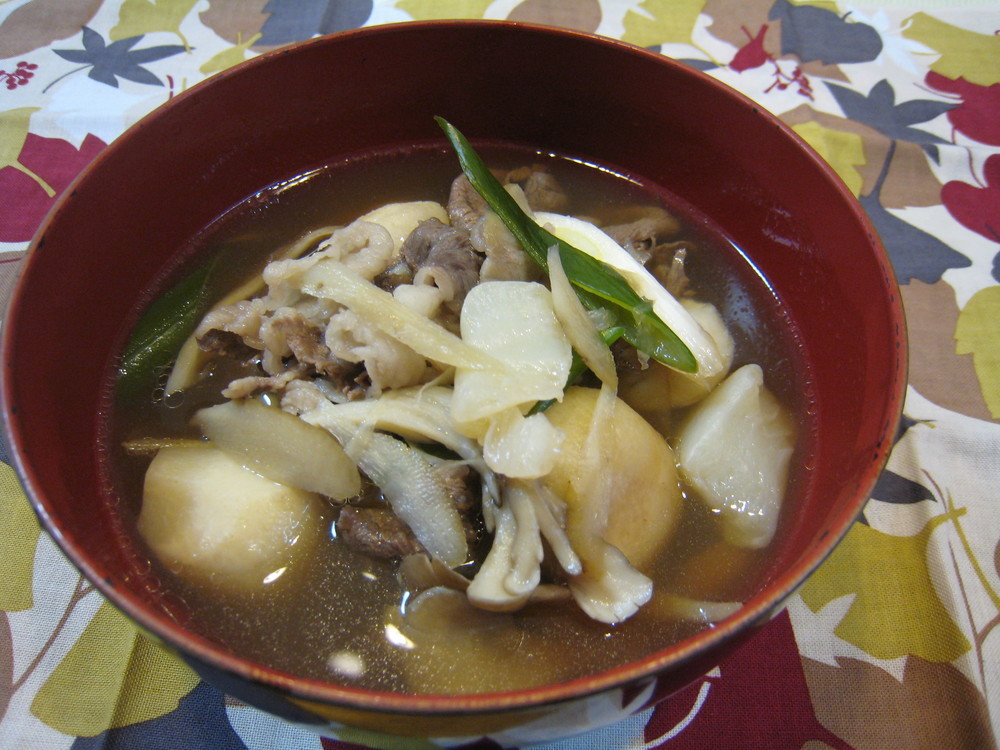 山形の芋煮 牛肉 醤油味 レシピ 作り方 By おかあちゃん クックパッド 簡単おいしいみんなのレシピが362万品