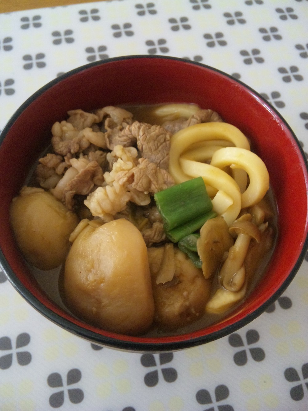 山形の芋煮 牛肉 醤油味 レシピ 作り方 By おかあちゃん クックパッド 簡単おいしいみんなのレシピが350万品