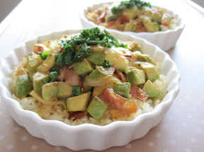 クリーミーなアボカドズードルのレシピ