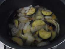 ゴマ油でおいしい玉ねぎとなすのお味噌汁 レシピ 作り方 By みぃ0803 クックパッド 簡単おいしいみんなのレシピが352万品