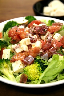 ケール、リンゴ、パンチェッタのサラダのレシピ