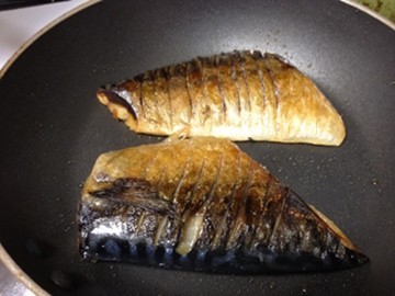 フライパンだけで出来る さばの塩焼き レシピ 作り方 By Crogers クックパッド 簡単おいしいみんなのレシピが355万品