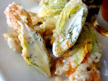 クリームチーズin花ズッキーニの天ぷら レシピ 作り方 By モンステラjp クックパッド 簡単おいしいみんなのレシピが358万品