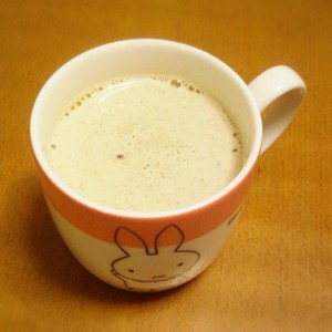 ミルクとスティックカフェオレでミルクラテ レシピ 作り方 By みにとうふ クックパッド 簡単おいしいみんなのレシピが358万品