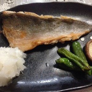 生ほっけ切り身の塩焼き 大根おろし添え レシピ 作り方 By はなおじさん クックパッド 簡単おいしいみんなのレシピが354万品