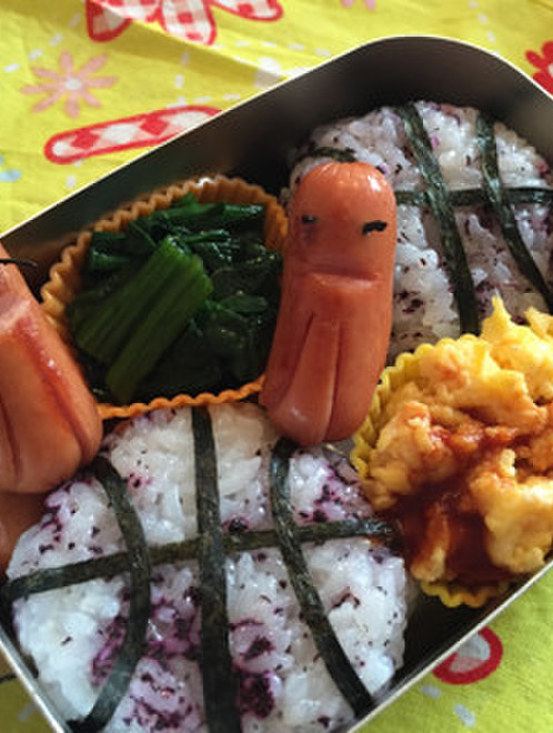 ミニバスケ部のおにぎり弁 キャラ弁 レシピ 作り方 By ｒｋまま クックパッド 簡単おいしいみんなのレシピが374万品