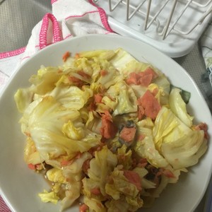 トラウトサーモンとキャベツの和風炒め レシピ 作り方 By ｅｎｊｏｙ沖縄あみ クックパッド 簡単おいしいみんなのレシピが356万品