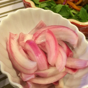 紫玉ねぎのスイートピクルス レシピ 作り方 By おせっくさん クックパッド