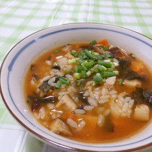 簡単ピリ辛雑炊 レシピ 作り方 By なころじすと クックパッド 簡単おいしいみんなのレシピが353万品