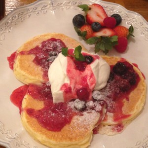 朝食にもおやつにも ベリーパンケーキ レシピ 作り方 By 前田量子 クックパッド 簡単おいしいみんなのレシピが356万品