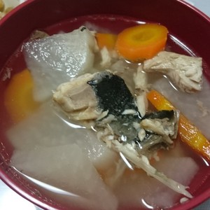 ぶり アラ汁 調味料は塩だけで美味しい レシピ 作り方 By パセリセリ クックパッド 簡単おいしいみんなのレシピが361万品