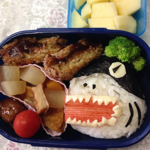 水族館遠足 簡単サメおにぎりのキャラ弁 レシピ 作り方 By Youcyan クックパッド 簡単おいしいみんなのレシピが361万品