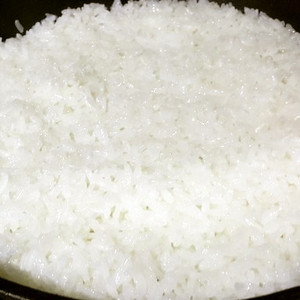 スキレットでつやつやふっくらごはん レシピ 作り方 By 勇気凛りん岸田夕子 クックパッド 簡単おいしいみんなのレシピが360万品