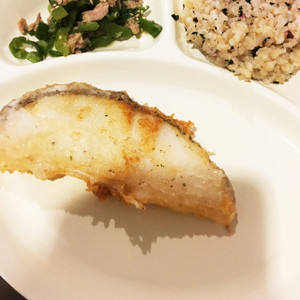 冷凍したまま揚げるあぶらカレイの唐揚げ レシピ 作り方 By Miyauz クックパッド 簡単おいしいみんなのレシピが364万品