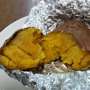 焼きグリルで作った安納芋の焼き芋 レシピ 作り方 By もなぱん クックパッド 簡単おいしいみんなのレシピが372万品