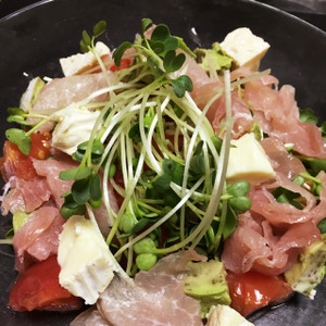 簡単 アボカドとカイワレと生ハムで レシピ 作り方 By Micurling クックパッド 簡単おいしいみんなのレシピが360万品