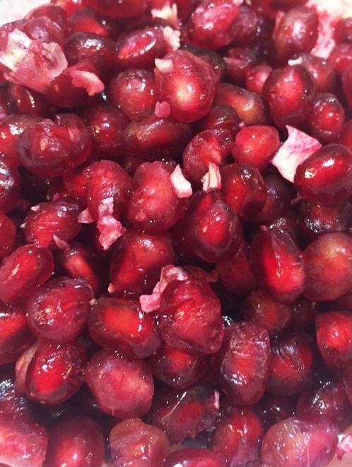 ざくろの簡単で楽しい食べ方 剥き方 レシピ 作り方 By Heimao46 クックパッド 簡単おいしいみんなのレシピが373万品