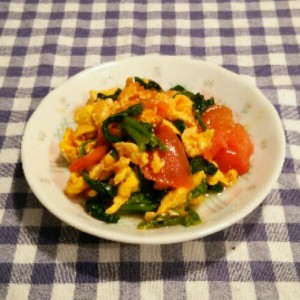 トマト 卵 ほうれん草のごま油炒め レシピ 作り方 By ミシャコ クックパッド 簡単おいしいみんなのレシピが352万品