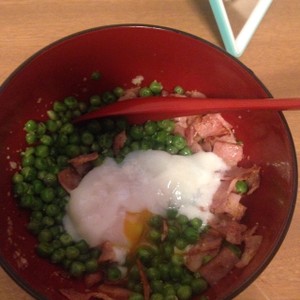 サイゼの青豆とベーコンの温玉サラダ再現 レシピ 作り方 By あやねあやね クックパッド 簡単おいしいみんなのレシピが360万品