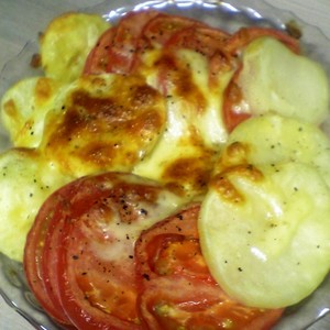 トマトとポテトのチーズグリル レシピ 作り方 By Yummymiyu クックパッド 簡単おいしいみんなのレシピが355万品