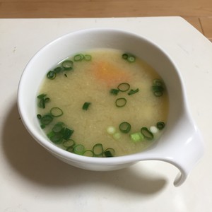 マグロのあら汁 味噌汁風味 レシピ 作り方 By 主夫まっしぐら クックパッド 簡単おいしいみんなのレシピが354万品