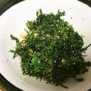 野草食べよ ナズナの胡麻和え レシピ 作り方 By ユーロン クックパッド 簡単おいしいみんなのレシピが351万品