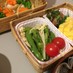 春野菜とモッツァレラとナッツのサラダ