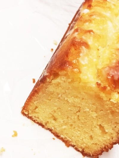 ラズベリーとブルーベリーのライムドリズルケーキのレシピ