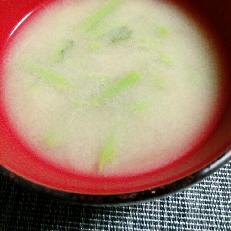 山菜みずの味噌汁 レシピ 作り方 By ガメコ クックパッド 簡単おいしいみんなのレシピが361万品
