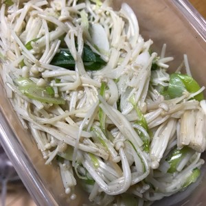 エノキと新玉ねぎのバター炒め レシピ 作り方 By テツオ63 楽天レシピ