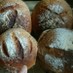 自家製天然酵母のライ麦と全粒粉のパン