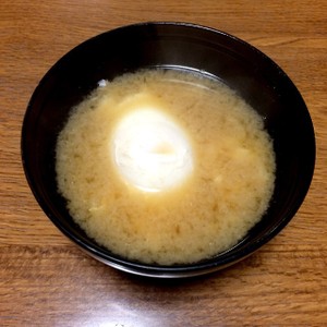 お味噌汁に生卵をポン レシピ 作り方 By ククル君 クックパッド