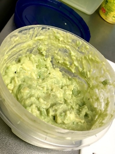 クリーミーアボカドヨーグルトディップのレシピ