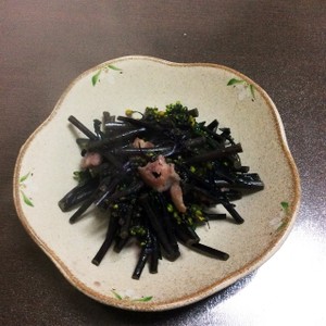 茎が紫色の菜の花 紅菜花の炒め物 レシピ 作り方 By Keico O クックパッド 簡単おいしいみんなのレシピが368万品