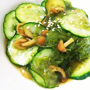 ポン酢で めかぶとナメコのサッパリ和え物 レシピ 作り方 By Sweets クックパッド 簡単おいしいみんなのレシピが353万品