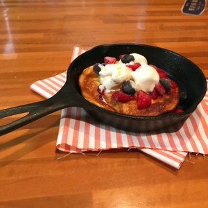 鉄フライパンで ふっくらホットケーキ レシピ 作り方 By ととのちーめい クックパッド 簡単おいしいみんなのレシピが350万品
